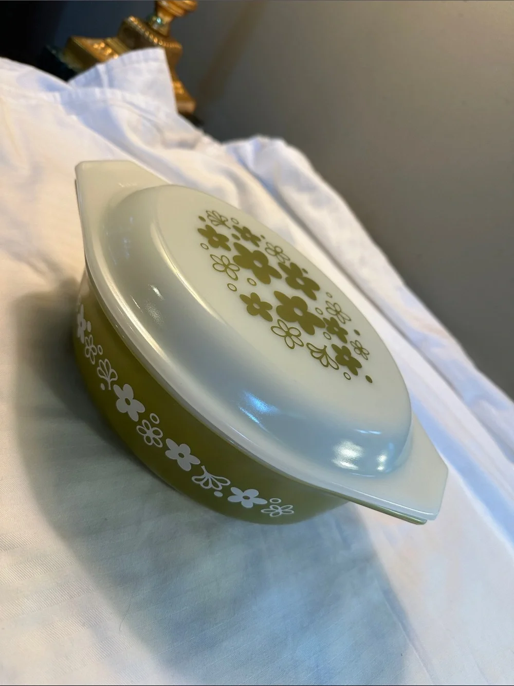 Pyrex vintage olive